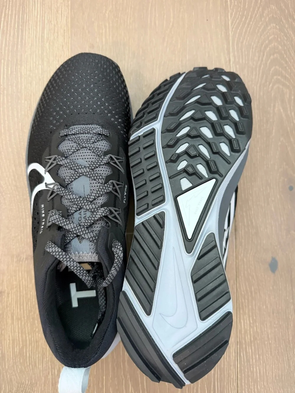 Women’s Nike React Pegasus Trail 4 Running Shoes - Size 9 US - Picture 3 of 5